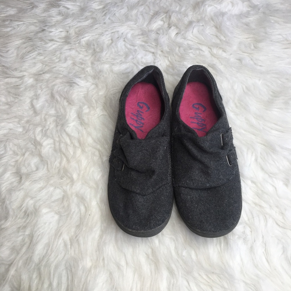 Guppy Love gray slip on shoe  soft sole sz 8 1/2